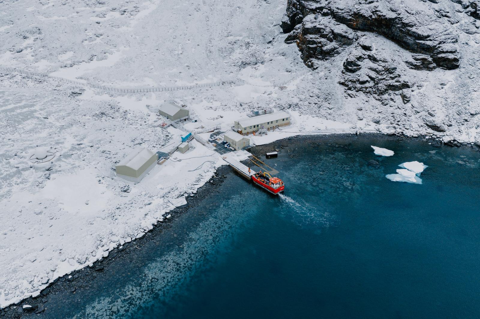 Signy Research Station summer opening by Terror from SDA