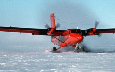 Twin otter landing on the Dyer Plateau