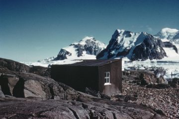 Refuge hut on Blaiklock Island, 1957. (Photographer: George Lamour; Archives ref: AD6/19/3/C/Y11)