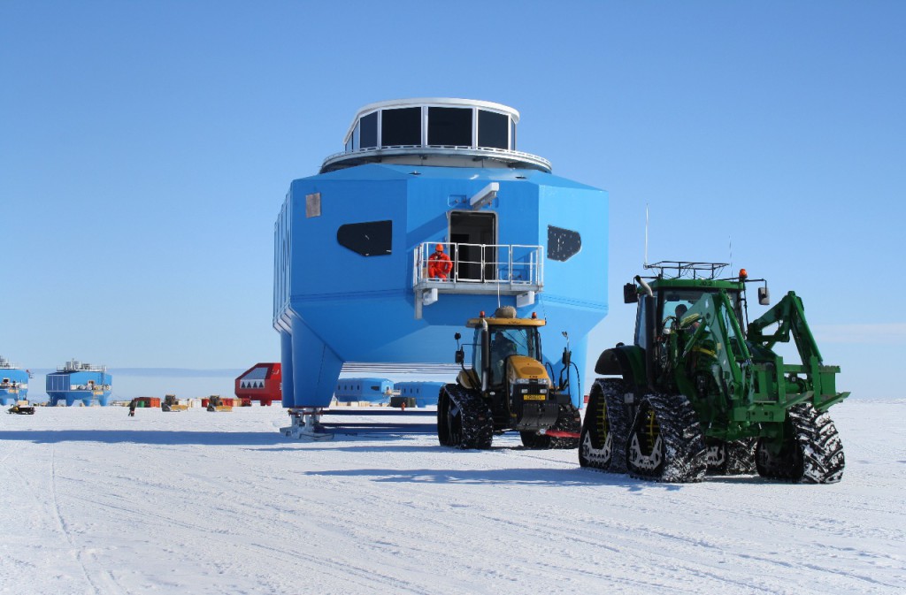 Module H2 being towed to Halley VI site