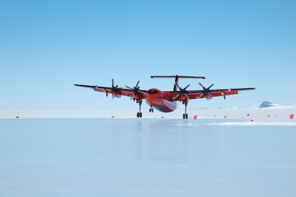 A airplane that is flying in the air.