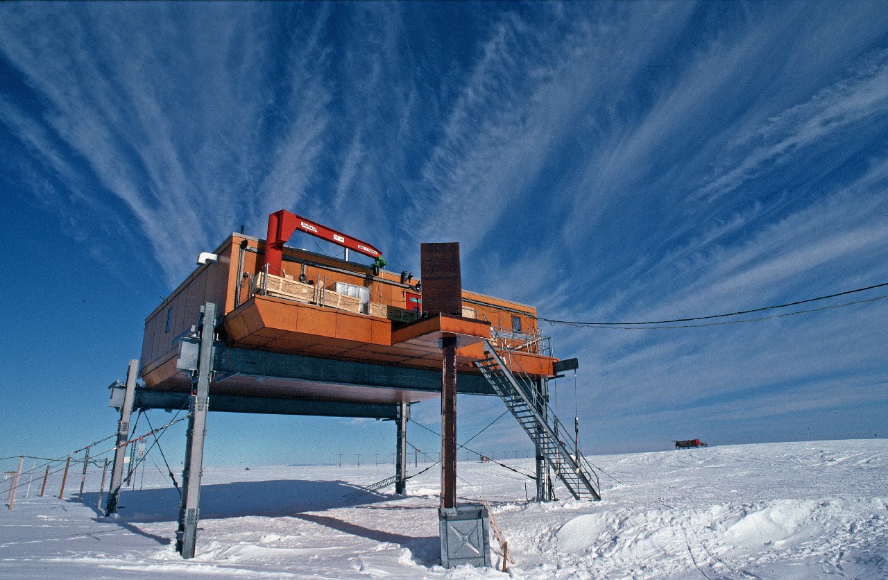 Simpson Building (Ice and Climate Building) (ICB) at Halley research station. ( UK )