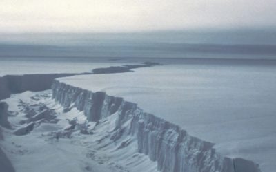 Rifting in Larsen B Ice Shelf before its breakup in 2001