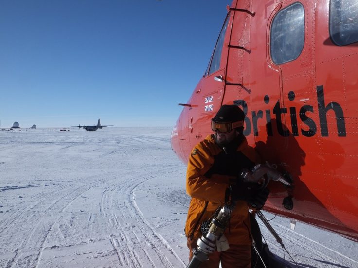 Refuelling Twin Otter VP-FBL