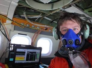 Tom Jordan flying on oxygen