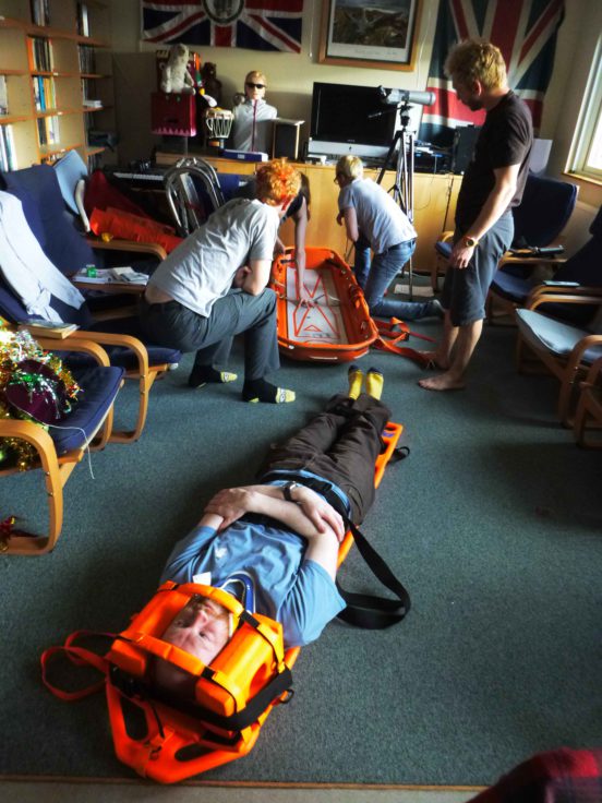 Search & Rescue indoor practice: testing restraint in the spinal board and assembly of the stretcher