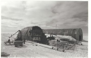 Halfway through construction of Halley IV, 25 Jan 1983 (Archives ref: AD6/2Z/1983; Photographer: Doug Allen)