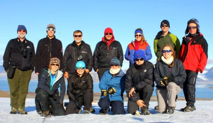 Team photo during the students' final day of glaciology in the Arctic (Anna Belcher)