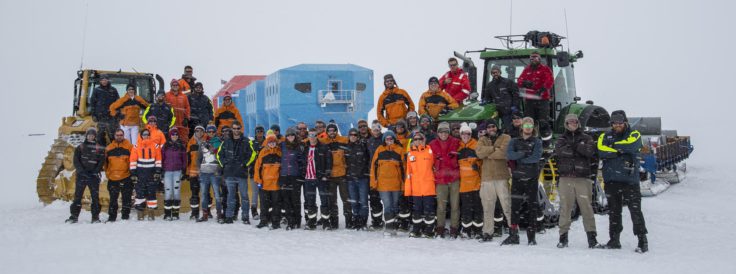Halley relocation - group picture (Christmas 2016)