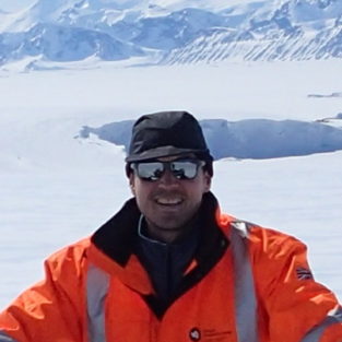 Profile picture Giles Murray-Jones