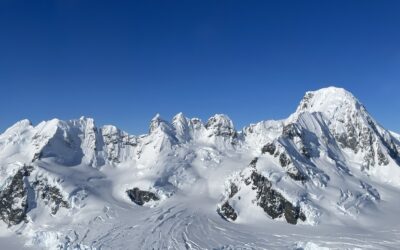 A snow covered mountain