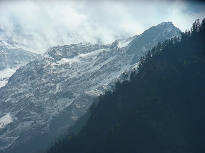 A view of a snow covered mountain
